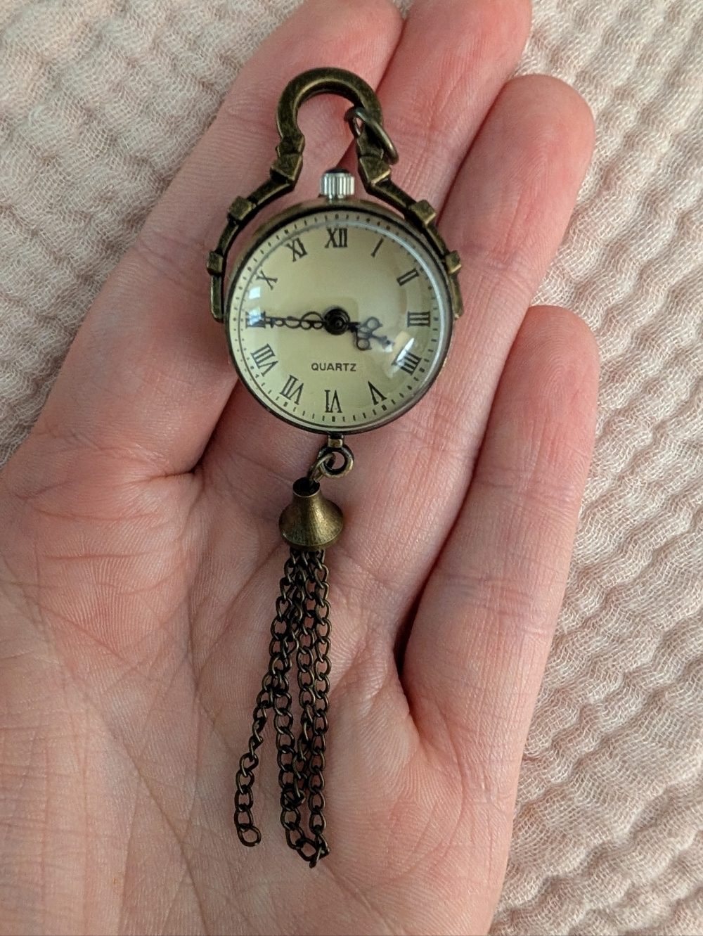 Vintage-style Quartz Pocket Watch Charm - Picture 3 of 9